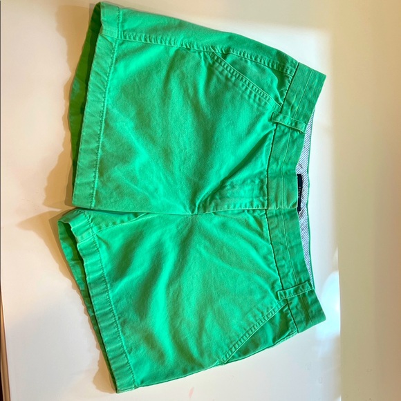 J. Crew Classic Chino Shorts Size 4 Green - Picture 1 of 3